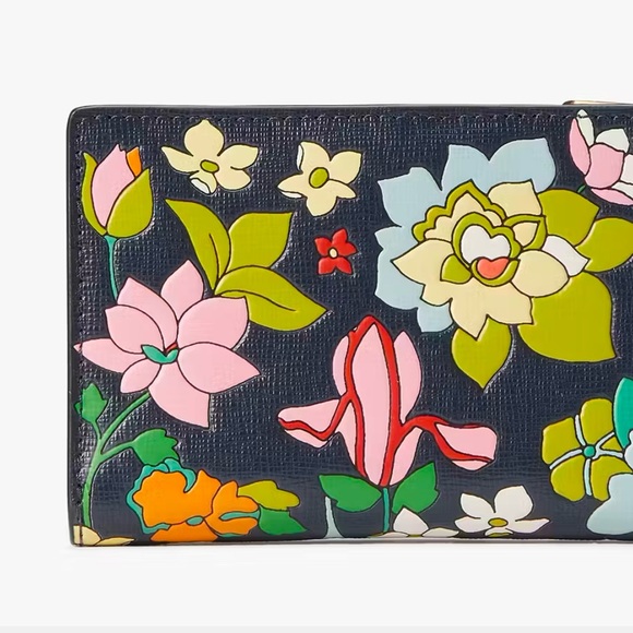 Kate Spade Morgan Flower Wallet - Picture 2 of 3